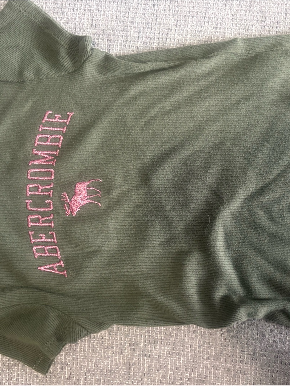 abercrombie kids olive green tee with pink embroidered logo